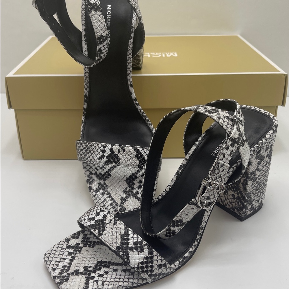Michael Kors MERRIAM BLOCK HEEL
LEATHER
40S5MMHS1E Aluminum High Heels Snakeskin - Picture 15 of 16
